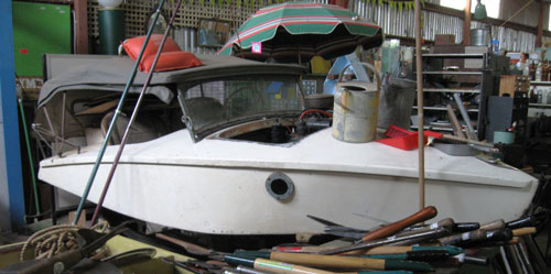 I couldn't resist taking a photo of this cute little boat at the Mornington Antique Centre Mornington Peninsula