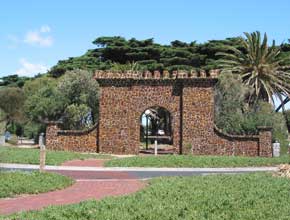 Entrance - Mornington Park